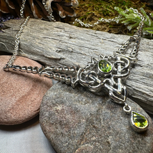 Load image into Gallery viewer, Celtic Queen Necklace