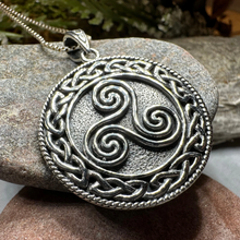 Load image into Gallery viewer, Aglimar Celtic Spiral Necklace