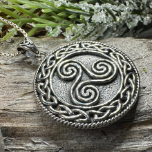 Load image into Gallery viewer, Aglimar Celtic Spiral Necklace