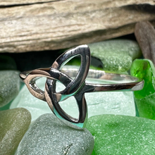 Load image into Gallery viewer, Echo Celtic Trinity Knot Ring in Sterling Silver
