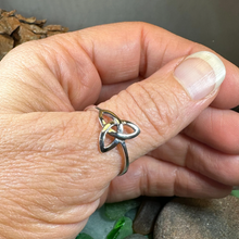 Load image into Gallery viewer, Echo Celtic Trinity Knot Ring in Sterling Silver