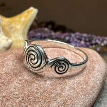 Load image into Gallery viewer, Newgrange Triple Spiral Ring