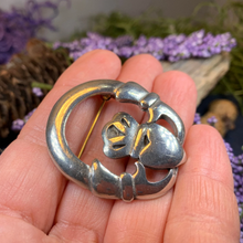 Load image into Gallery viewer, Classic Claddagh Brooch