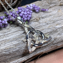 Load image into Gallery viewer, Vanessa Trinity Knot Necklace