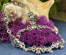 Load image into Gallery viewer, Lavena Celtic Knot Claddagh Bracelet