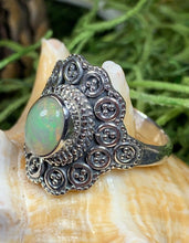 Load image into Gallery viewer, Celtic Queen Ring