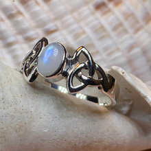 Load image into Gallery viewer, Damask Trinity Knot Ring