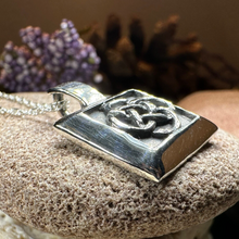 Load image into Gallery viewer, Dara Knot Necklace