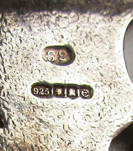 Load image into Gallery viewer, Gaelic "Little Kisses" Necklace