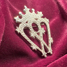 Load image into Gallery viewer, Luckenbooth Brooch, Scotland Pin, Celtic Pin, Heart Jewelry, Bridal Jewelry, Celtic Wedding, Gift for Her, Outlander Jewelry, Anniversary