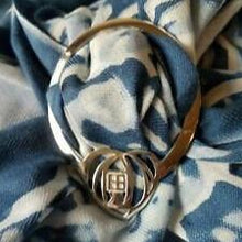 Load image into Gallery viewer, Celtic Mackintosh Heart Scarf Ring