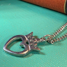 Load image into Gallery viewer, Lyra Luckenbooth Necklace