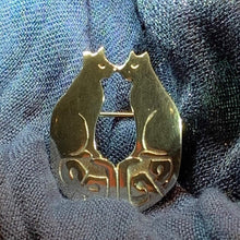 Load image into Gallery viewer, Celtic Cats Brooch