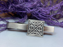 Load image into Gallery viewer, Trinity Knot Tie Bar, Celtic Jewelry, Dad Gift, Gift for Him, Celtic Knot Jewelry, Men&#39;s Jewelry, Groom Gift, Best Man Gift, Celtic Tie Clip
