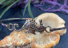Load image into Gallery viewer, Sweet Seahorse Bracelet