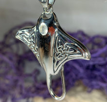 Load image into Gallery viewer, Celtic Manta Ray Necklace