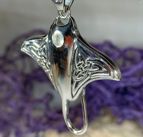 Load image into Gallery viewer, Celtic Manta Ray Necklace in Sterling Silver