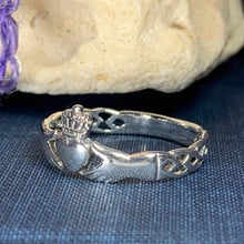 Load image into Gallery viewer, Irish Claddagh Celtic Knot Ring