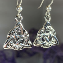 Load image into Gallery viewer, Celtic Triquetra Earrings