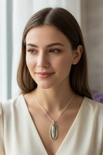 Load image into Gallery viewer, Eagle Feather Necklace