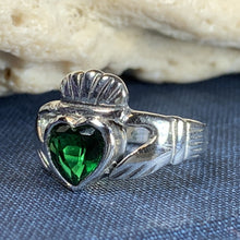 Load image into Gallery viewer, Emerald Claddagh Ring