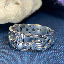 Load image into Gallery viewer, Ennis Claddagh Ring