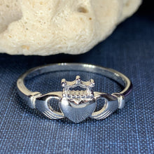 Load image into Gallery viewer, Bantry Claddagh Ring