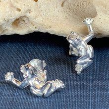 Load image into Gallery viewer, Sásta Frog Earrings