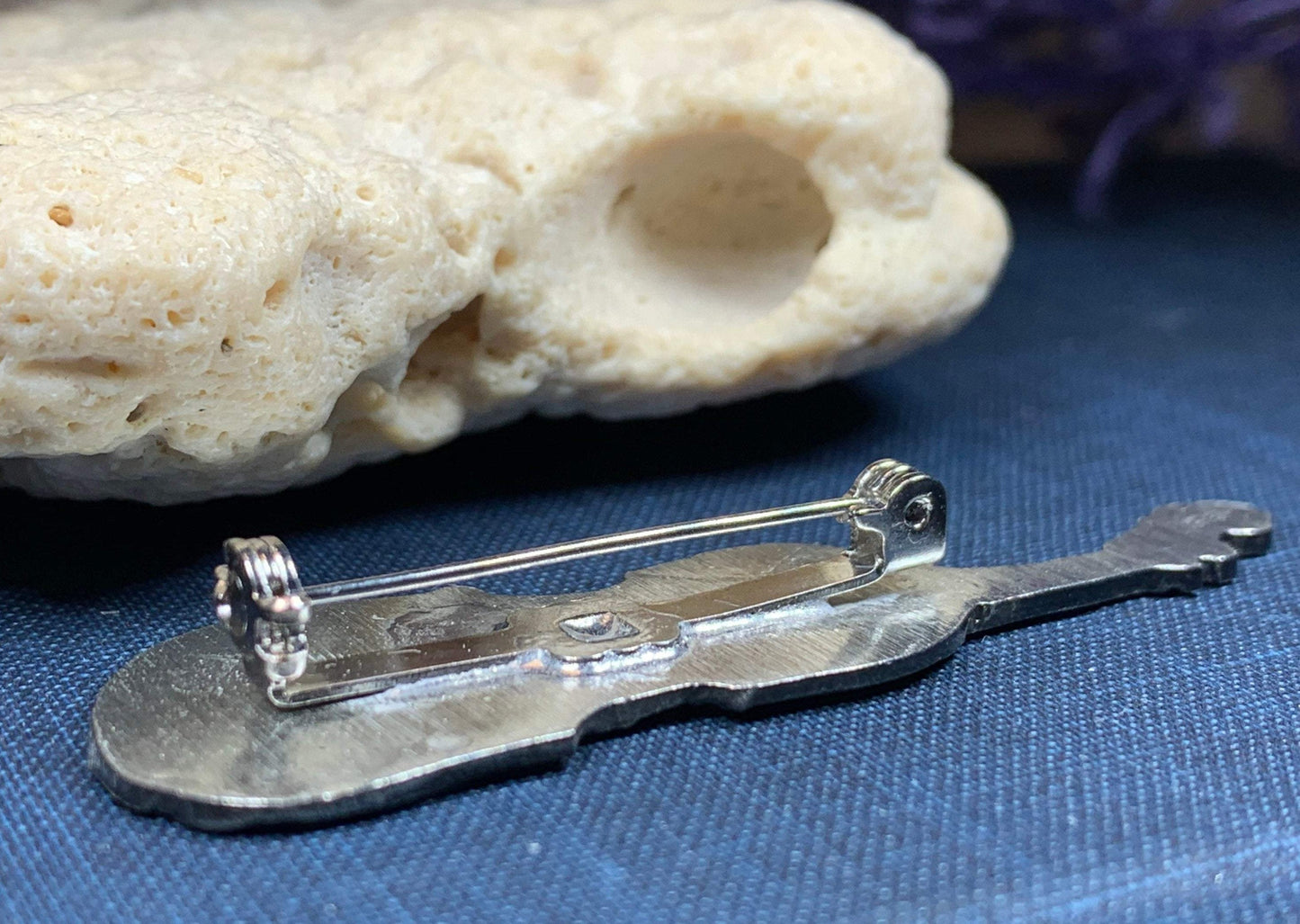 Irish Fiddle Celtic Brooch — view 7