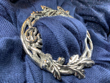 Load image into Gallery viewer, Pewter Oak Leaf & Acorn Scarf Ring