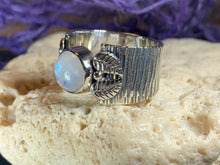 Load image into Gallery viewer, Colm Celtic Leaf Ring