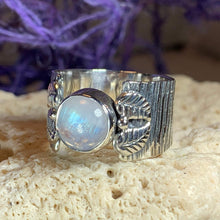 Load image into Gallery viewer, Colm Celtic Leaf Ring