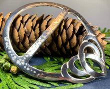 Load image into Gallery viewer, Celtic Heart Scarf Ring