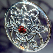 Load image into Gallery viewer, Oifa Trinity Knot Necklace