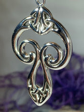 Load image into Gallery viewer, Yseult Celtic Knot Necklace