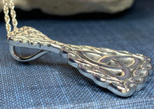 Load image into Gallery viewer, Naomh Trinity Knot Necklace