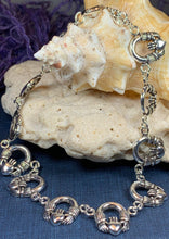 Load image into Gallery viewer, Fianna Claddagh Bracelet