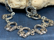 Load image into Gallery viewer, Fianna Claddagh Bracelet