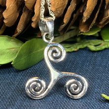 Load image into Gallery viewer, Arwyn Celtic Spiral Necklace
