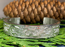 Load image into Gallery viewer, Baroque Pewter Bracelet