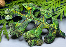 Load image into Gallery viewer, Oak Leaf Pin