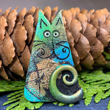 Load image into Gallery viewer, Whimsical Sitting Cat Brooch