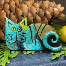 Load image into Gallery viewer, Quirky Cat Brooch