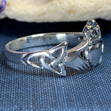 Load image into Gallery viewer, Finnea Claddagh Ring