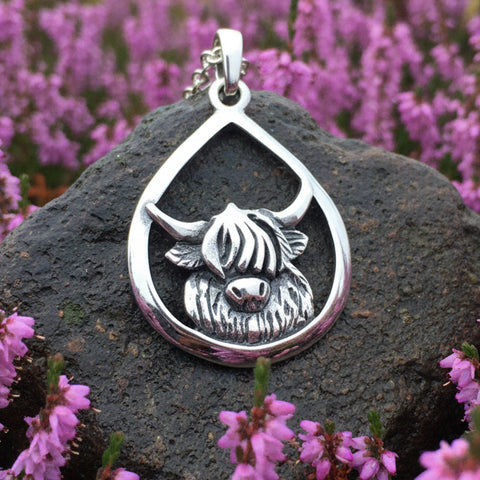Load image into Gallery viewer, Highland Cow Necklace, Scotland Jewelry, Thistle Jewelry, Celtic Jewelry, Scotland Cow, Hairy Coo Gift, Animal Lover, Cow Jewelry, Mom Gift