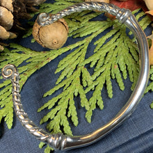 Load image into Gallery viewer, Celtic Knot Bracelet, Celtic Jewelry, Irish Bangle Bracelet, Scotland Jewelry, Ireland Jewelry, Celtic Cuff, Wife Gift, Girlfriend Gift