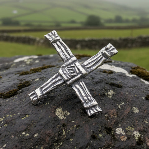 Load image into Gallery viewer, Saint Bridget's Cross Brooch, Celtic Pin, Religious Jewelry, Irish Cross Pin, Celtic Cross Gift, Sister Gift, Mom Gift, Ireland Gift