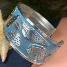 Load image into Gallery viewer, Blue Shell Bracelet, Celtic Jewelry, Bangle Bracelet, Beach Jewelry, Ocean Jewelry, Wife Gift, Girlfriend Gift, Sister Gift, Seashore Gift