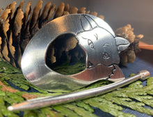 Load image into Gallery viewer, Cozy Fox Scarf Ring, Scotland Jewelry, Irish Jewelry, Celtic Jewelry, Outlander Jewelry, Celtic Spiral Jewelry, Sister Gift, Scarf Slide