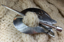 Load image into Gallery viewer, Cozy Fox Scarf Ring, Scotland Jewelry, Irish Jewelry, Celtic Jewelry, Outlander Jewelry, Celtic Spiral Jewelry, Sister Gift, Scarf Slide